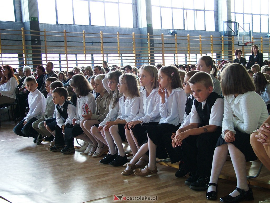 Rozpoczęcie roku szkolnego 2004/2005 - zdjęcie #2 - eOstroleka.pl