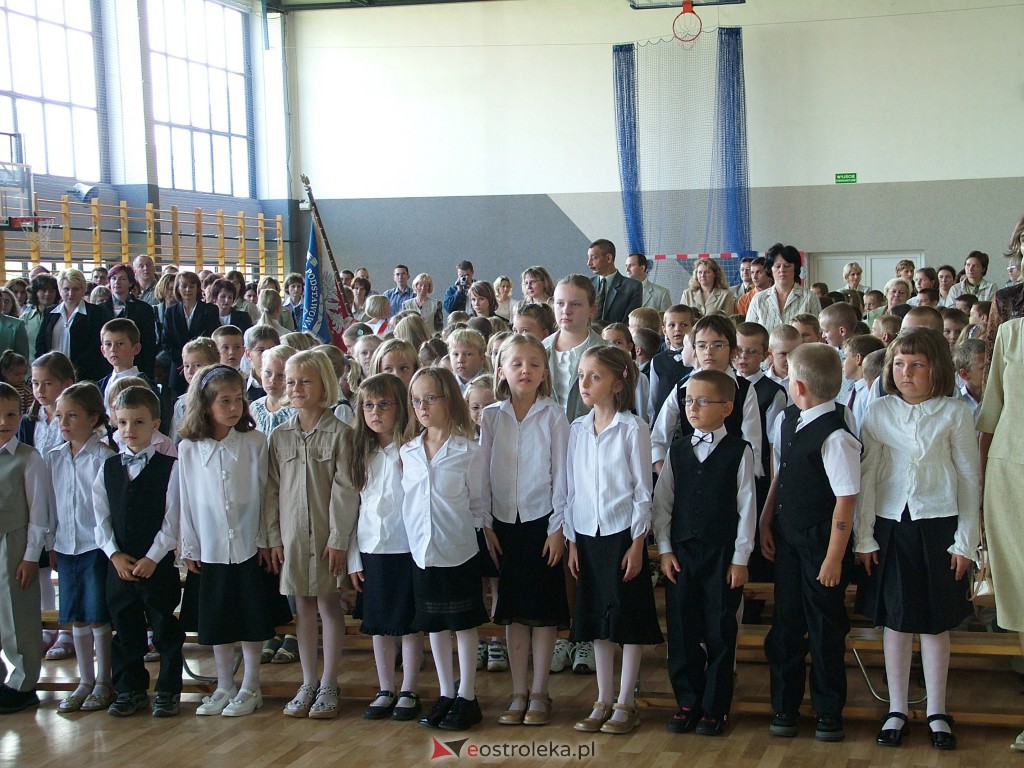 Rozpoczęcie roku szkolnego 2004/2005 - zdjęcie #8 - eOstroleka.pl