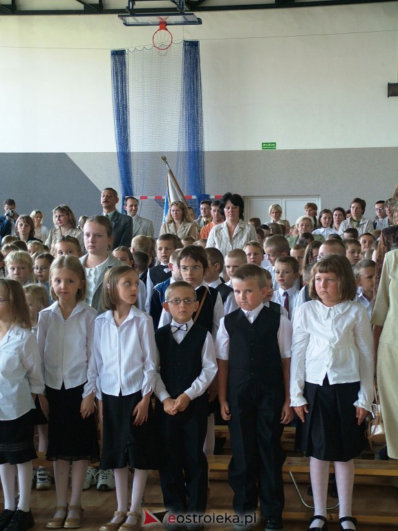 Rozpoczęcie roku szkolnego 2004/2005 - zdjęcie #9 - eOstroleka.pl