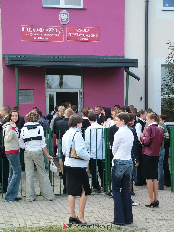 Rozpoczęcie roku szkolnego 2004/2005 - zdjęcie #14 - eOstroleka.pl