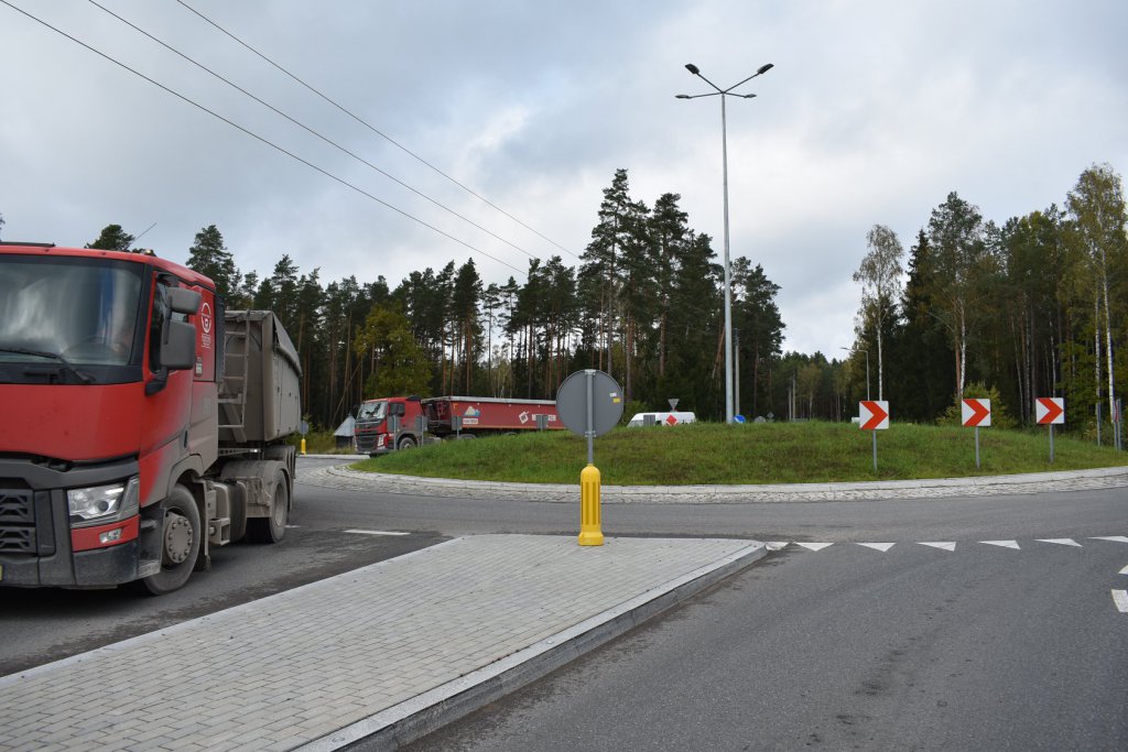 Najdłuższy odcinek drogi przebudowanej przez powiat oficjalnie oddany do użytku [20.10.2020] - zdjęcie #3 - eOstroleka.pl