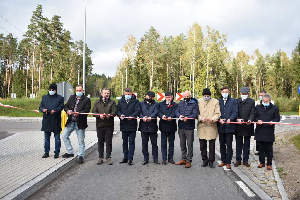 Najdłuższy odcinek drogi przebudowanej przez powiat oficjalnie oddany do użytku [20.10.2020] - zdjęcie #4 - eOstroleka.pl