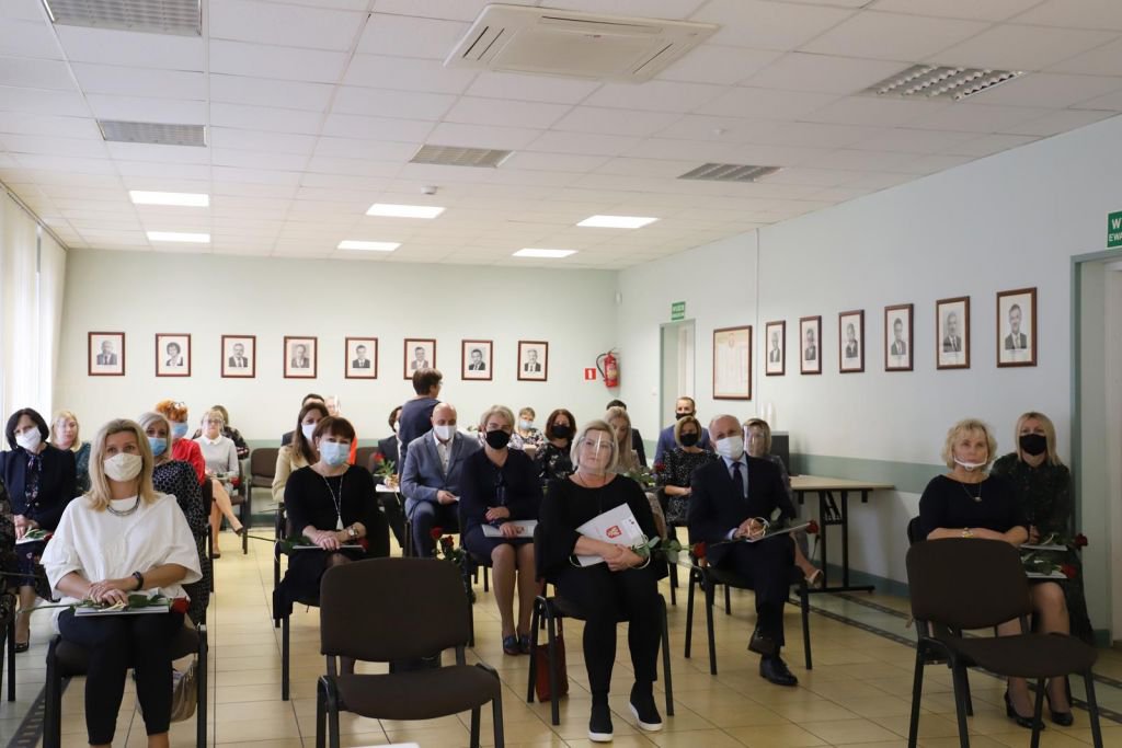 Nauczyciele z ostrołęckich szkół z nagrodami na Dzień Edukacji Narodowej [21.10.2020] - zdjęcie #6 - eOstroleka.pl