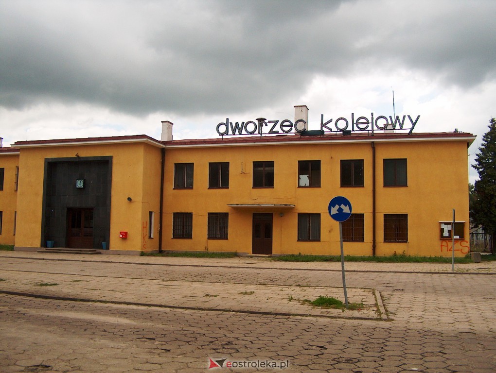 Dworzec kolejowy w Ostrołęce - 2004 r. - zdjęcie #10 - eOstroleka.pl