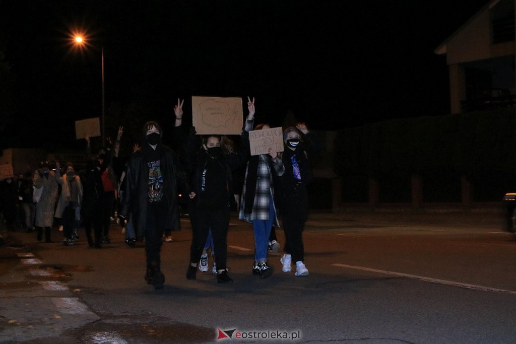 Ogólnopolski Strajk Kobiet w Ostrołęce [24.10.2020] - zdjęcie #27 - eOstroleka.pl