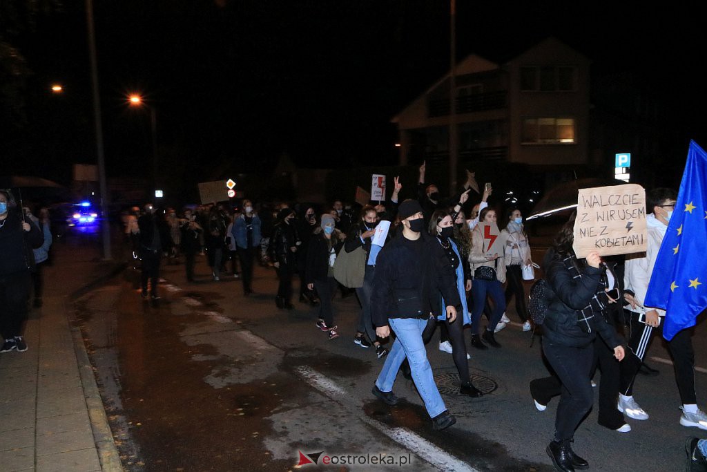 Ogólnopolski Strajk Kobiet w Ostrołęce [24.10.2020] - zdjęcie #48 - eOstroleka.pl