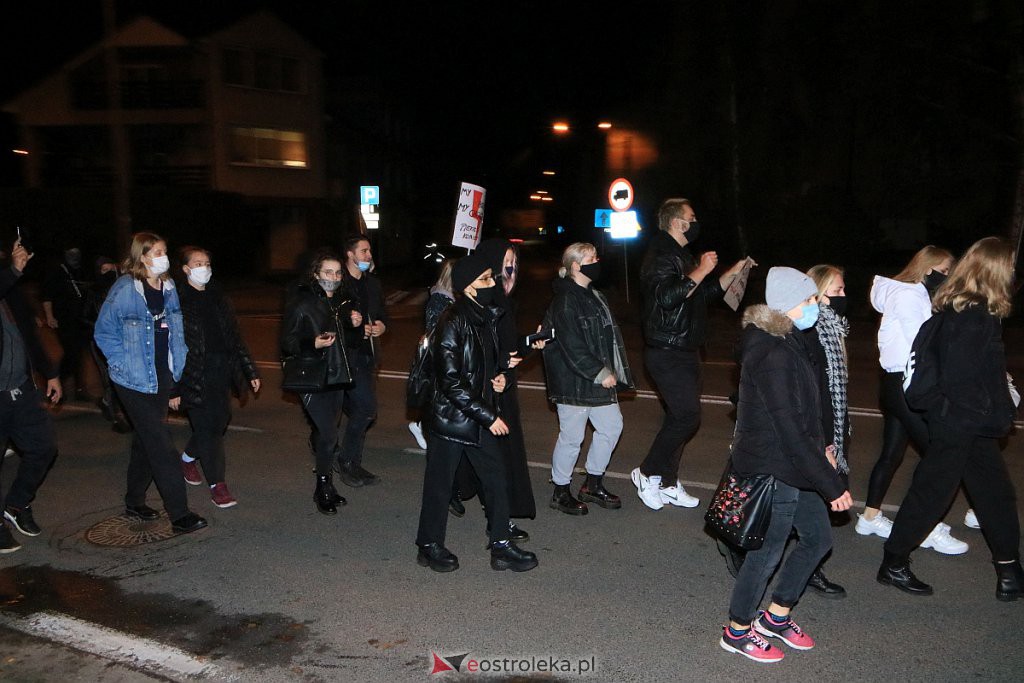 Ogólnopolski Strajk Kobiet w Ostrołęce [24.10.2020] - zdjęcie #43 - eOstroleka.pl