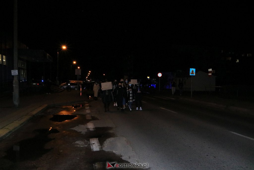 Ogólnopolski Strajk Kobiet w Ostrołęce [24.10.2020] - zdjęcie #31 - eOstroleka.pl