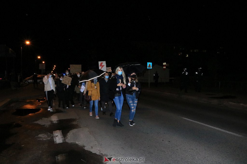 Ogólnopolski Strajk Kobiet w Ostrołęce [24.10.2020] - zdjęcie #26 - eOstroleka.pl