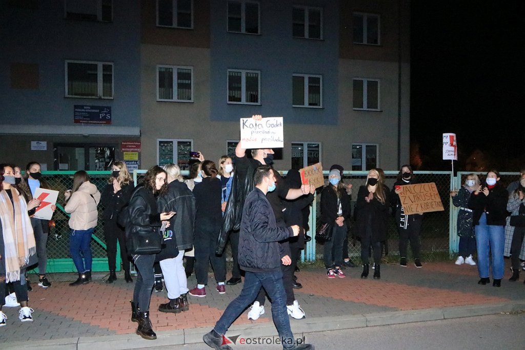 Ogólnopolski Strajk Kobiet w Ostrołęce [24.10.2020] - zdjęcie #76 - eOstroleka.pl