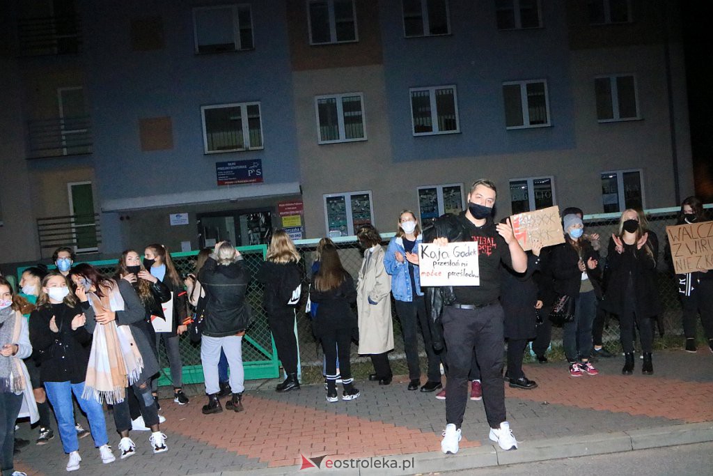 Ogólnopolski Strajk Kobiet w Ostrołęce [24.10.2020] - zdjęcie #6 - eOstroleka.pl