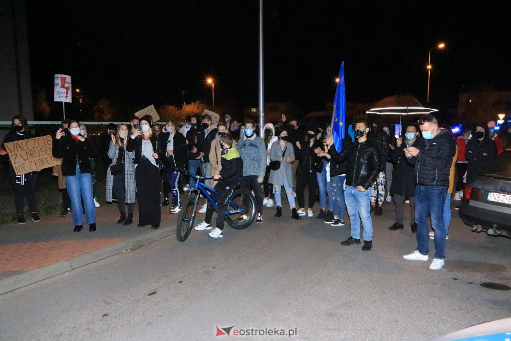 Ogólnopolski Strajk Kobiet w Ostrołęce [24.10.2020] - zdjęcie #2 - eOstroleka.pl