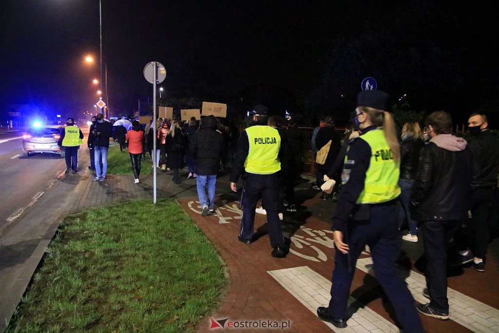 Protest Kobiet w Ostrołęce [25.10.2020] - zdjęcie #124 - eOstroleka.pl