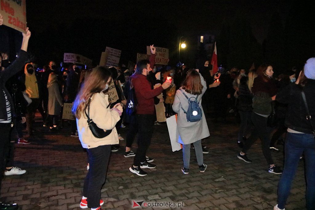 Protest Kobiet w Ostrołęce [25.10.2020] - zdjęcie #75 - eOstroleka.pl