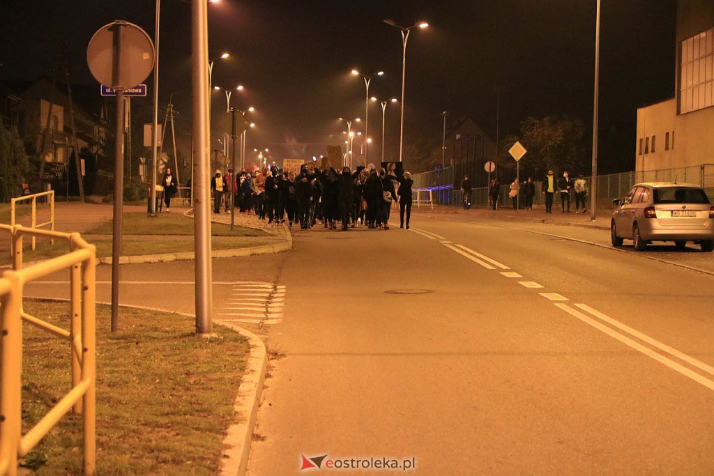 Protest Kobiet w Ostrołęce [25.10.2020] - zdjęcie #91 - eOstroleka.pl