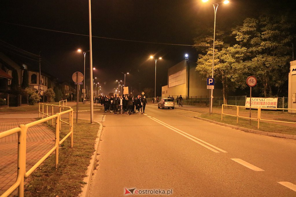 Protest Kobiet w Ostrołęce [25.10.2020] - zdjęcie #72 - eOstroleka.pl