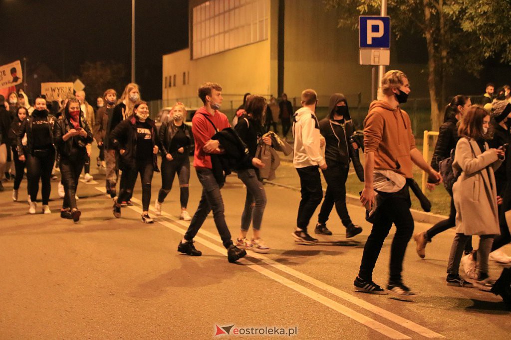 Protest Kobiet w Ostrołęce [25.10.2020] - zdjęcie #65 - eOstroleka.pl