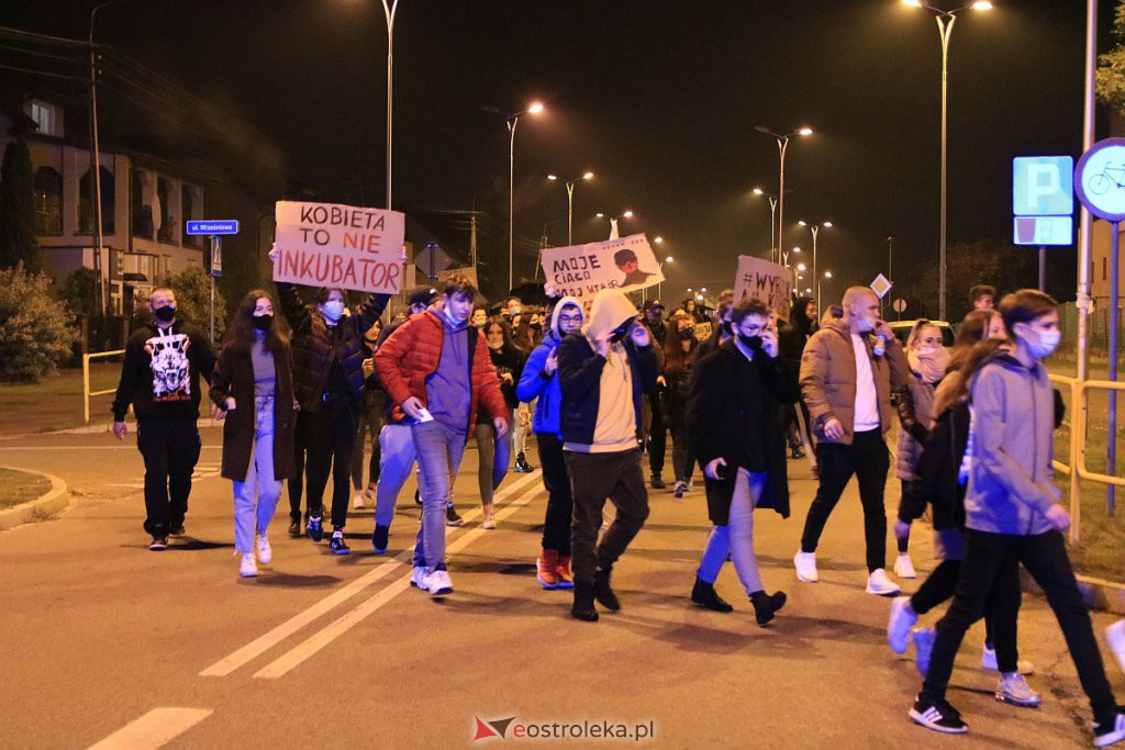 Protest Kobiet w Ostrołęce [25.10.2020] - zdjęcie #62 - eOstroleka.pl