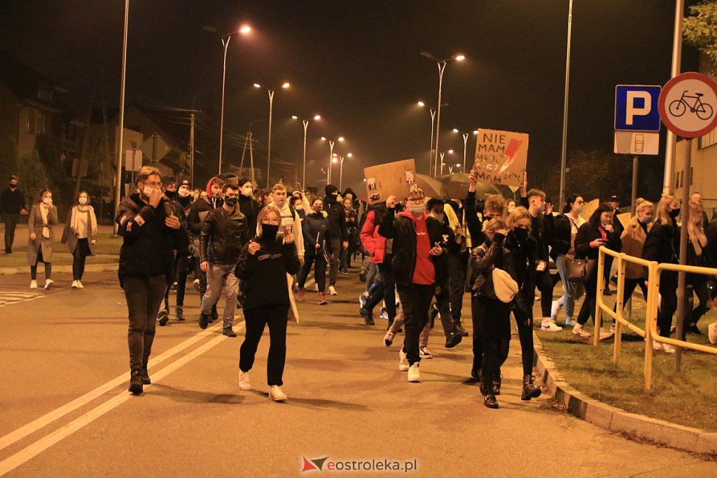 Protest Kobiet w Ostrołęce [25.10.2020] - zdjęcie #52 - eOstroleka.pl