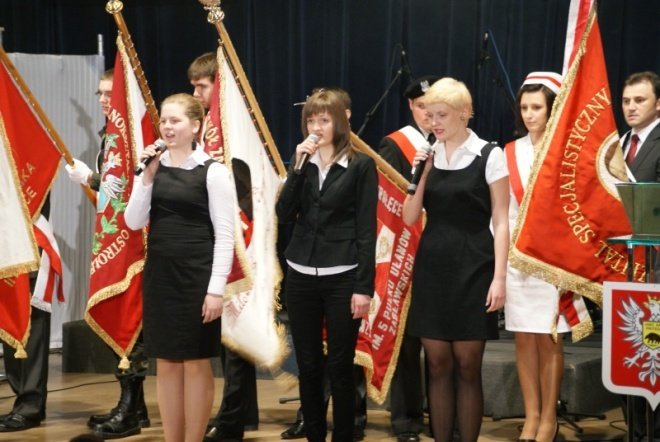 Miejskie Obchody Dnia Niepodległości (11.11.2010) - zdjęcie #48 - eOstroleka.pl