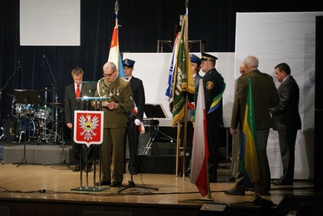 Miejskie Obchody Dnia Niepodległości (11.11.2010) - zdjęcie #44 - eOstroleka.pl