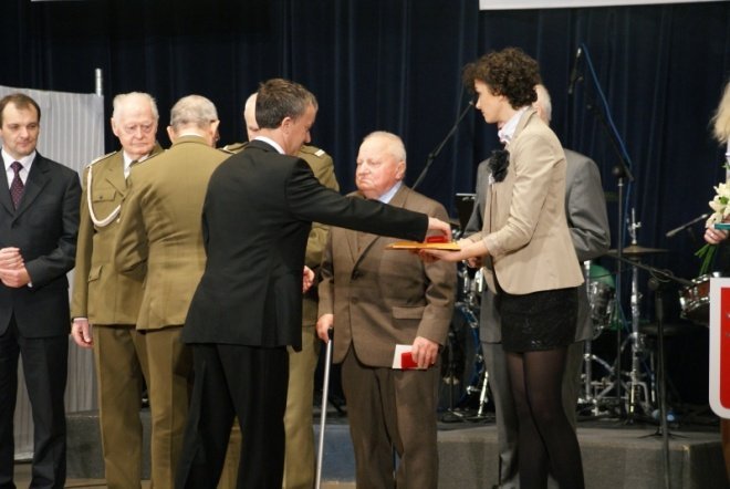 Miejskie Obchody Dnia Niepodległości (11.11.2010) - zdjęcie #41 - eOstroleka.pl