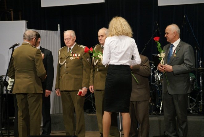 Miejskie Obchody Dnia Niepodległości (11.11.2010) - zdjęcie #40 - eOstroleka.pl