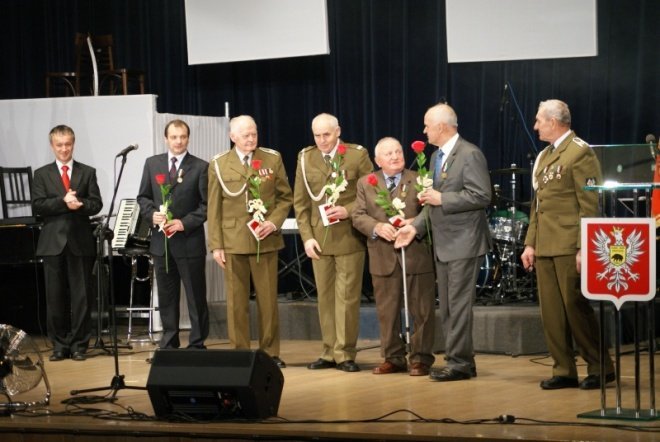 Miejskie Obchody Dnia Niepodległości (11.11.2010) - zdjęcie #39 - eOstroleka.pl