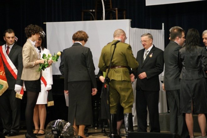 Miejskie Obchody Dnia Niepodległości (11.11.2010) - zdjęcie #36 - eOstroleka.pl