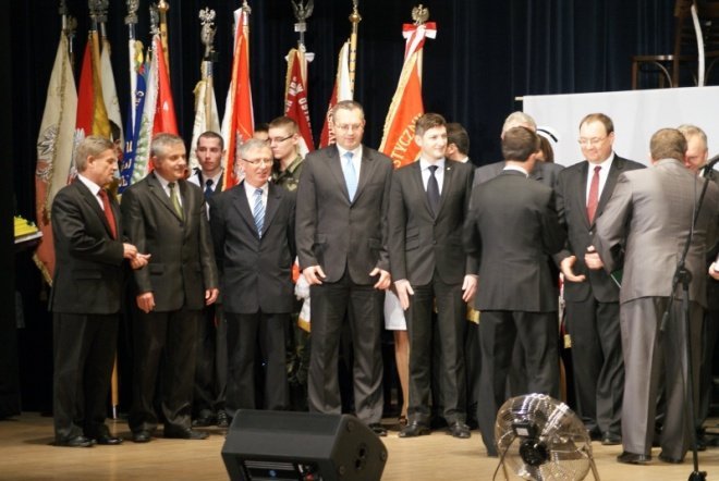 Miejskie Obchody Dnia Niepodległości (11.11.2010) - zdjęcie #24 - eOstroleka.pl