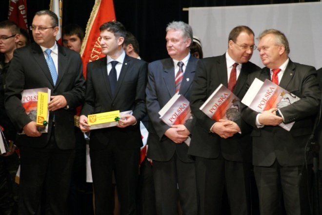 Miejskie Obchody Dnia Niepodległości (11.11.2010) - zdjęcie #18 - eOstroleka.pl