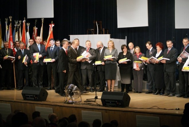 Miejskie Obchody Dnia Niepodległości (11.11.2010) - zdjęcie #28 - eOstroleka.pl