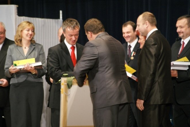 Miejskie Obchody Dnia Niepodległości (11.11.2010) - zdjęcie #17 - eOstroleka.pl