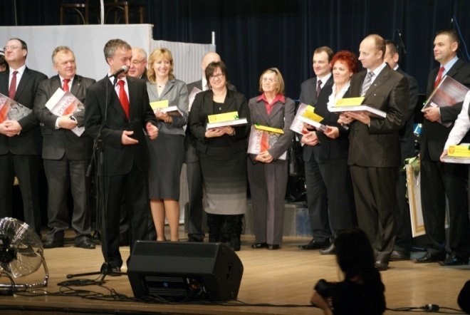 Miejskie Obchody Dnia Niepodległości (11.11.2010) - zdjęcie #15 - eOstroleka.pl
