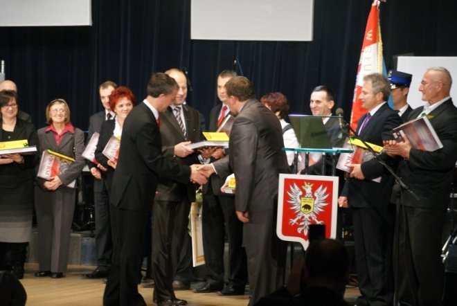 Miejskie Obchody Dnia Niepodległości (11.11.2010) - zdjęcie #14 - eOstroleka.pl