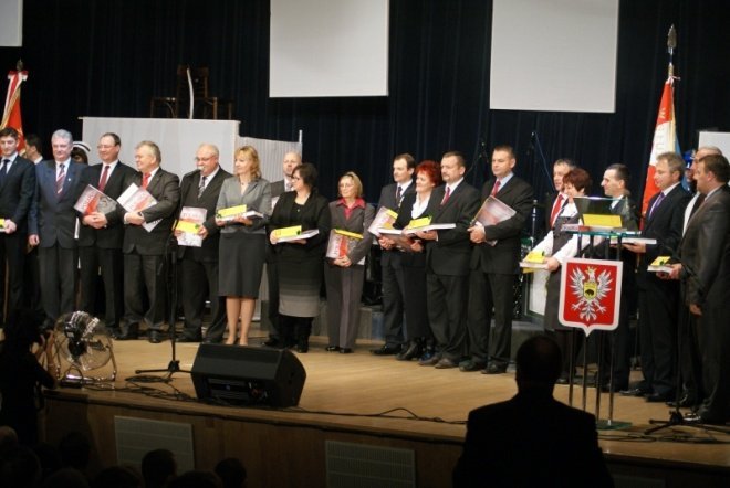 Miejskie Obchody Dnia Niepodległości (11.11.2010) - zdjęcie #13 - eOstroleka.pl