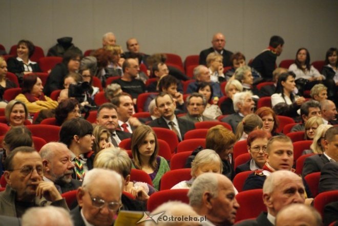 Miejskie Obchody Dnia Niepodległości (11.11.2010) - zdjęcie #76 - eOstroleka.pl