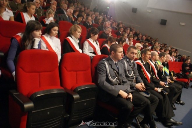 Miejskie Obchody Dnia Niepodległości (11.11.2010) - zdjęcie #62 - eOstroleka.pl
