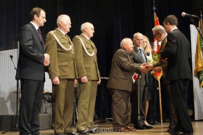 Miejskie Obchody Dnia Niepodległości (11.11.2010) - zdjęcie #60 - eOstroleka.pl
