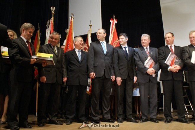 Miejskie Obchody Dnia Niepodległości (11.11.2010) - zdjęcie #103 - eOstroleka.pl