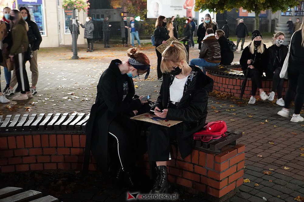 Protest kobiet. Blokada Ostrołęki [28.10.2020] - zdjęcie #6 - eOstroleka.pl