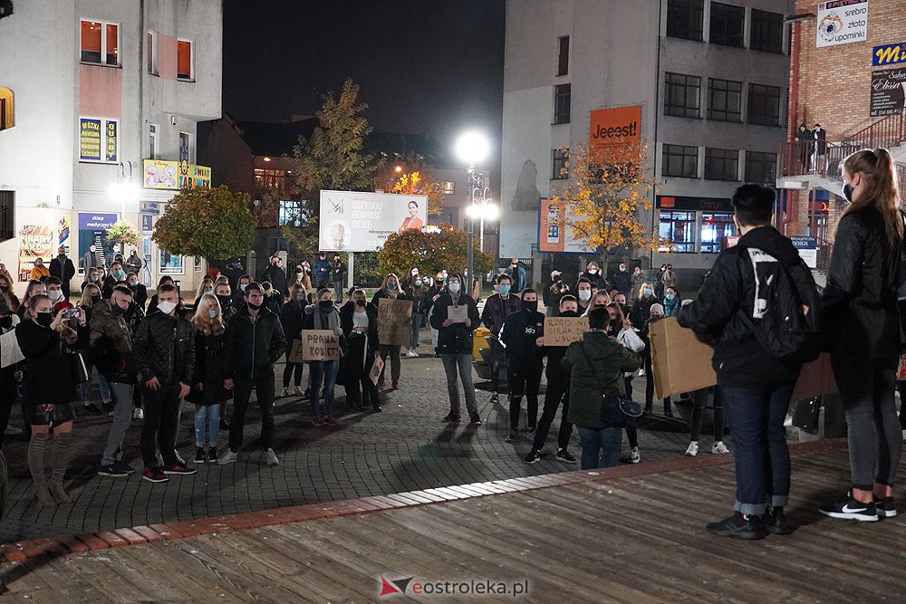 Protest kobiet. Blokada Ostrołęki [28.10.2020] - zdjęcie #11 - eOstroleka.pl