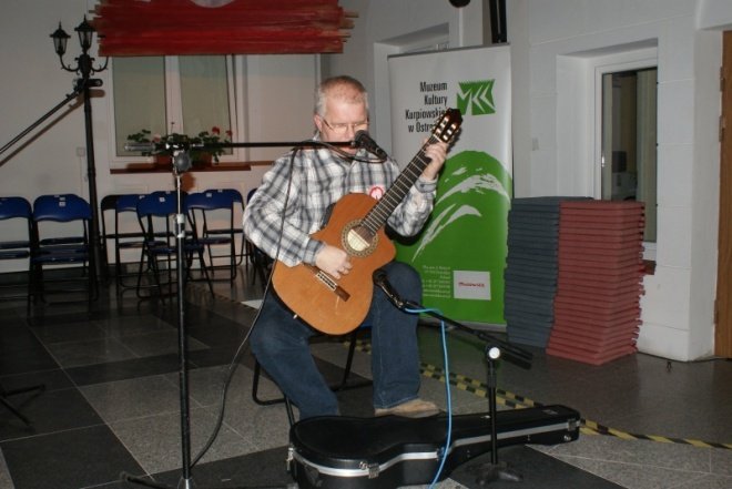 Obchody Święta Niepodległości w Muzeum Kultury Kurpiowskiej  (11.11.2010) - zdjęcie #17 - eOstroleka.pl