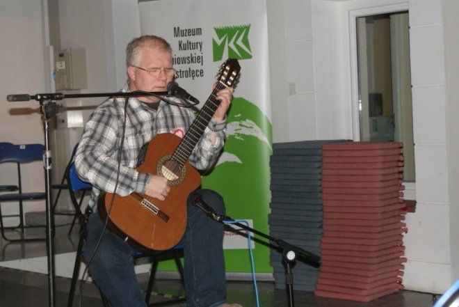 Obchody Święta Niepodległości w Muzeum Kultury Kurpiowskiej  (11.11.2010) - zdjęcie #13 - eOstroleka.pl