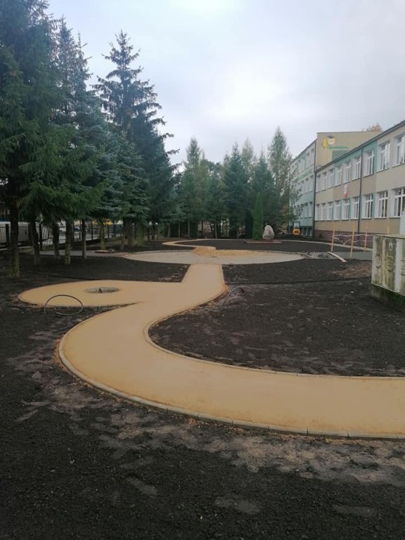 Przy szkoła podstawowej w Kadzidle powstaje arboretum - zdjęcie #3 - eOstroleka.pl