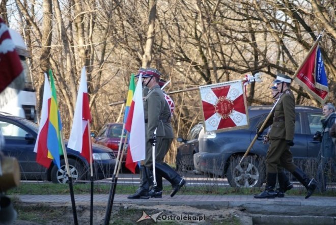 Nadnie sztandaru V pułkowi Ułanów Zasławskich (14.11.2010) - zdjęcie #49 - eOstroleka.pl