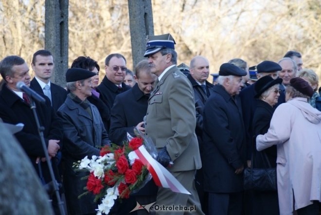 Nadnie sztandaru V pułkowi Ułanów Zasławskich (14.11.2010) - zdjęcie #15 - eOstroleka.pl