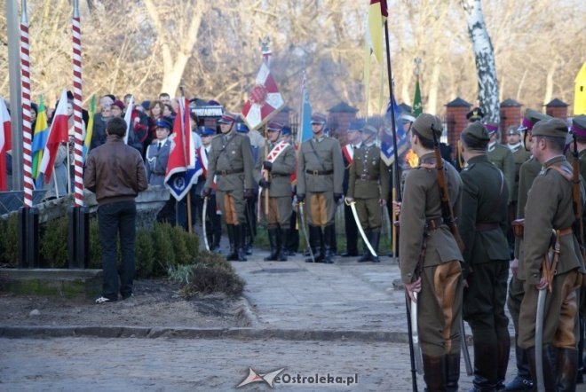 Nadnie sztandaru V pułkowi Ułanów Zasławskich (14.11.2010) - zdjęcie #27 - eOstroleka.pl
