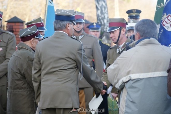 Nadnie sztandaru V pułkowi Ułanów Zasławskich (14.11.2010) - zdjęcie #23 - eOstroleka.pl
