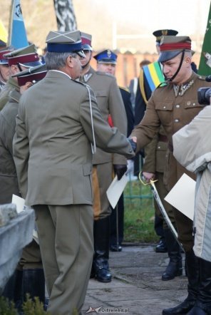 Nadnie sztandaru V pułkowi Ułanów Zasławskich (14.11.2010) - zdjęcie #34 - eOstroleka.pl